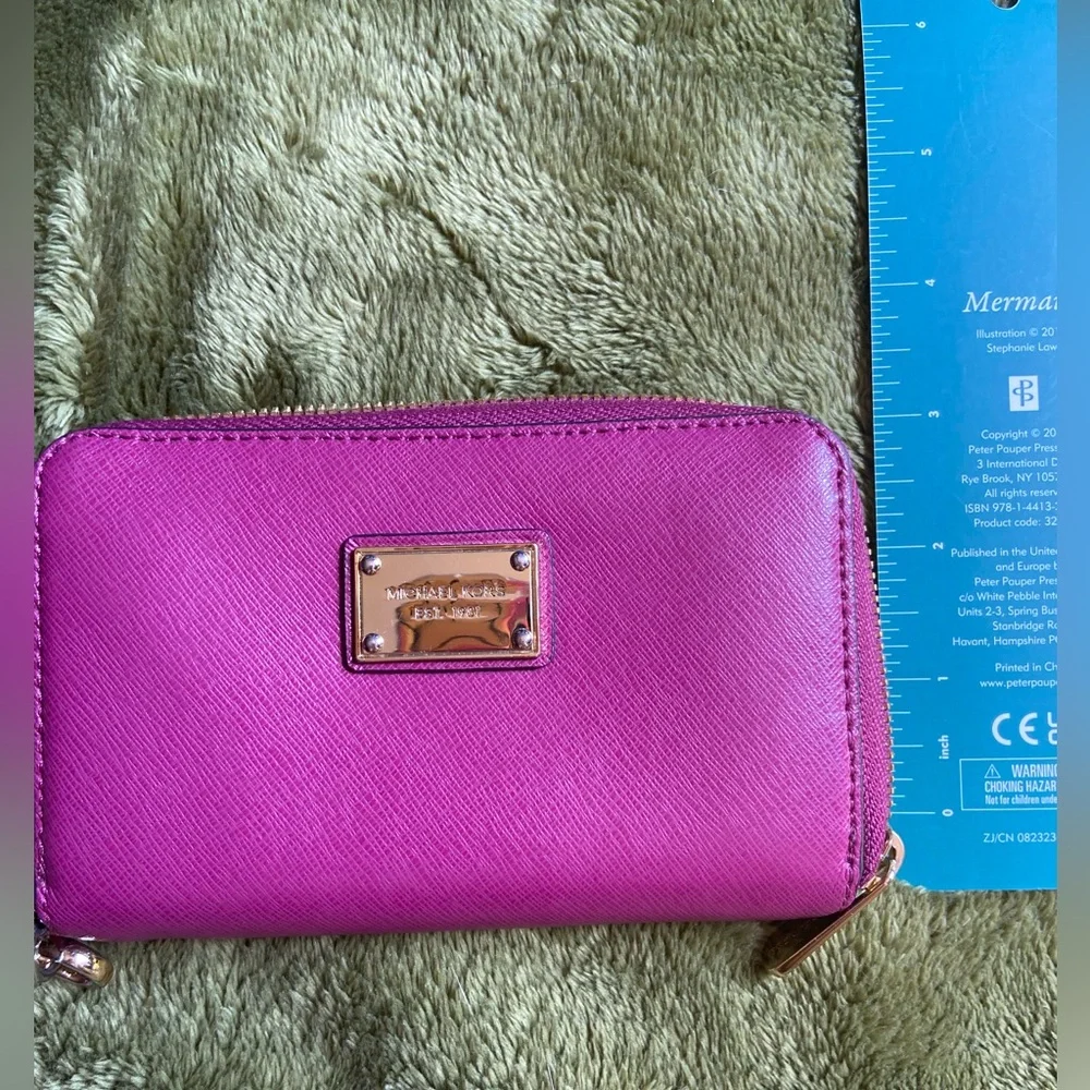 Michael Kors Wallet Wristlet - Picture 4 of 5